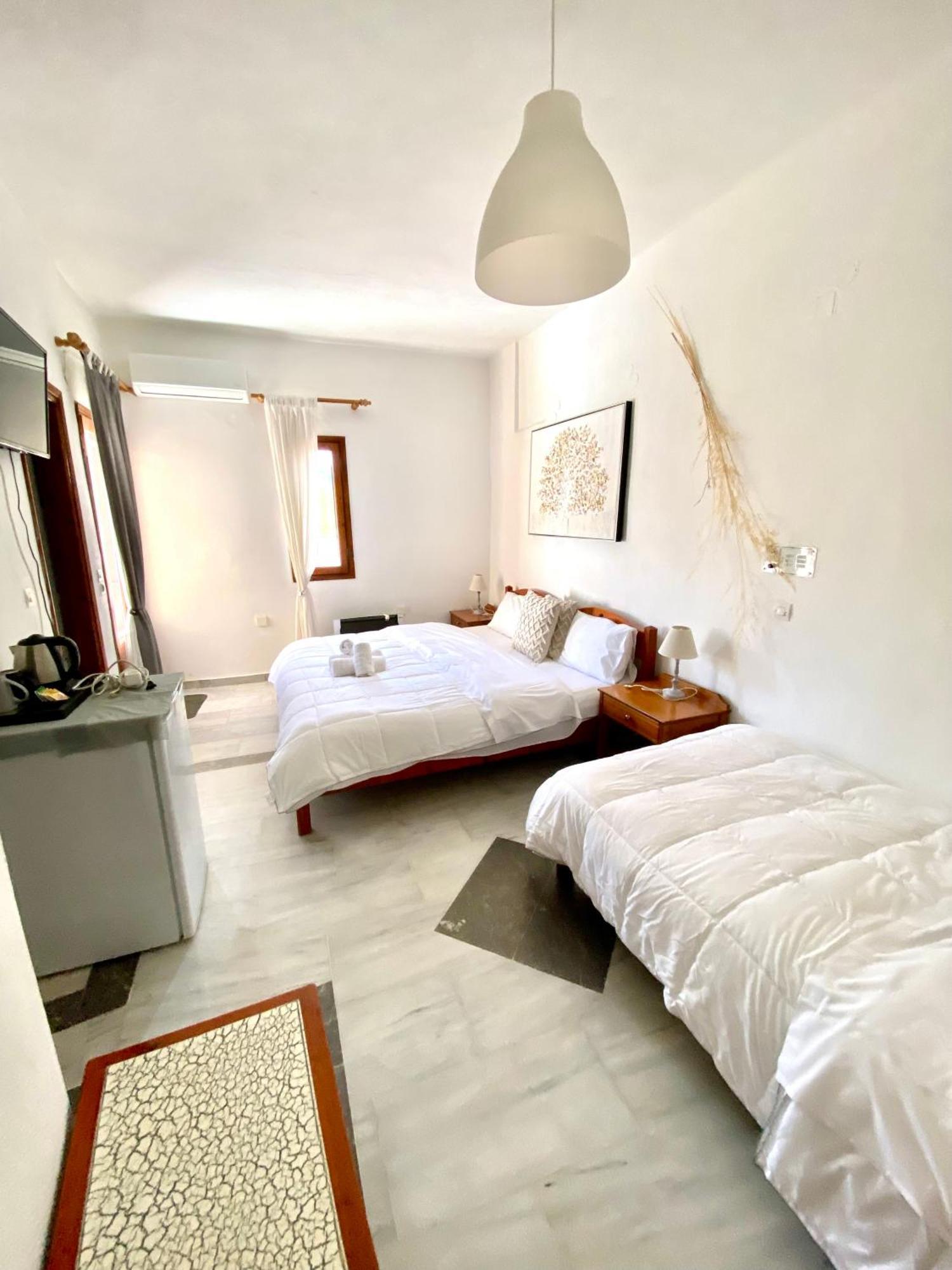 Costas Inn Spílion 외부 사진
